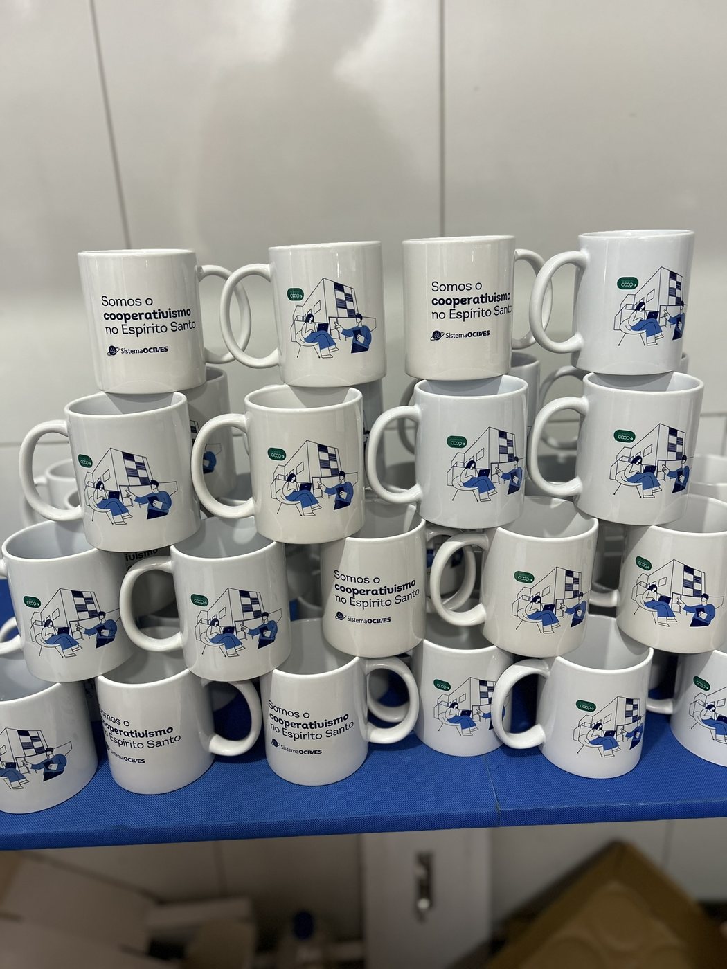 Lote de canecas personalizadas para empresas